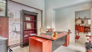 Luxury House, 4 Bedrooms, Garden View | Interior