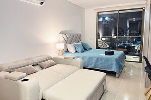 1 bedroom, WiFi, wheelchair access - Luxury Suite Overlooking The Mountains (Gaira)