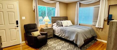 1 habitación, tabla de planchar con plancha, wifi y ropa de cama