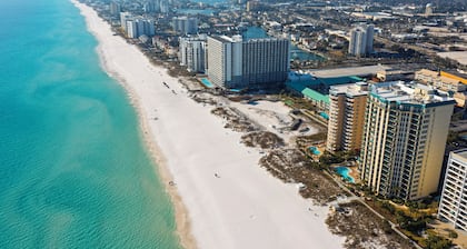 Luxury Beachfront Getaway 3BR Sleeps 10 Pool+ Beach Access