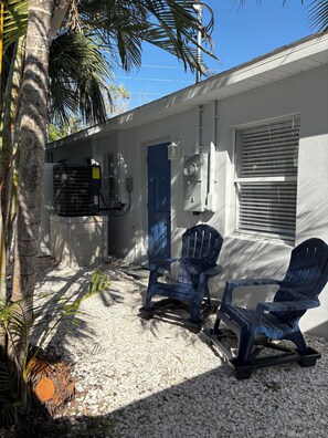 Exterior - Beachside Blue Retreat I Steps to Beach I Perfect for Long Term Stays! (Madeira Beach)