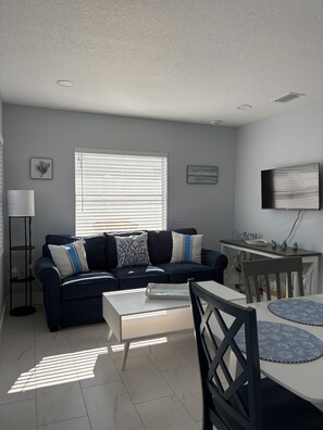 Smart TV - Beachside Blue Retreat I Steps to Beach I Perfect for Long Term Stays! (Madeira Beach)