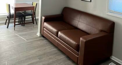 Entire Unit B - Classic & Spacious-2BR