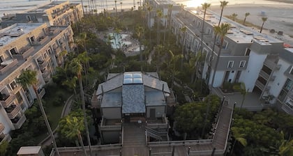 Oceanside Cozy Fun and Resortsy Getaway Pool, Spa, Sauna, Fitness and Game room