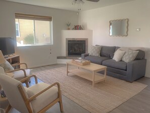 Living area - Entire home in Moscow, Idaho (Moscow)