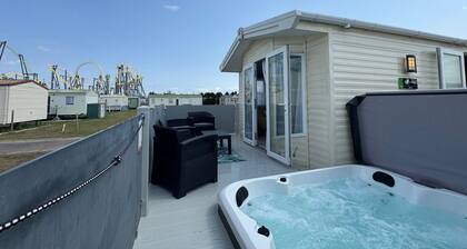 Fantasy Island Resort - The Sierra with Private Hot Tub - Eastgate E6