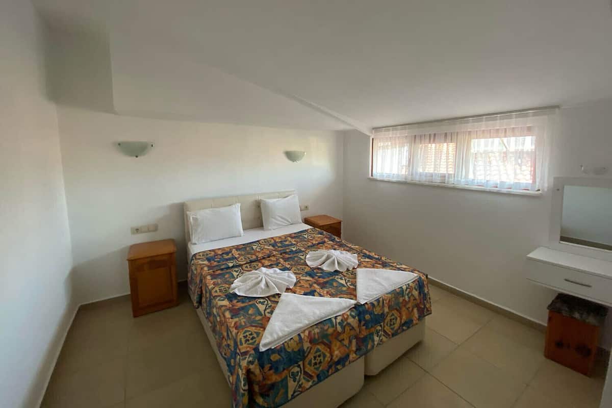 베이직 아파트, 더블침대 1개 및 소파베드, 발코니