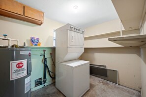 Interior -  3-bedroom apartment with AC in Jacksonville (Jacksonville)