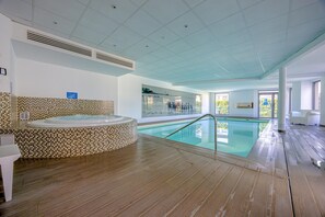 A heated pool - Escale du Petit Port - 5min à pied du Lac (Aix-les-Bains)