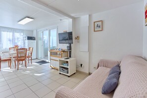 TV - Ikos - 200m du Port - Two Bedroom Apartment, Sleeps 3 (La Teste-de-Buch)