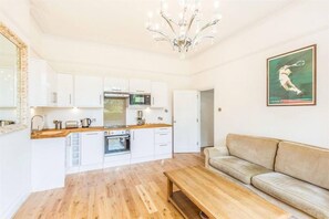 Living area - Entire rental unit in Southampton, United Kingdom (Southampton)