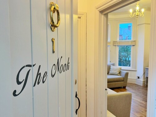 Entire Victorian Apartment | Ground Floor | Riverside Park