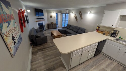 E205 Winterplace Condo Ski in Ski out -2nd floor