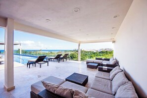 Terrace/patio - Big Terrace Luxury 2-bedroom condo in charming Playa del Carmen with AC (Playa del Carmen)