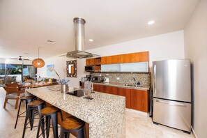 Private kitchen - Big Terrace Luxury 2-bedroom condo in charming Playa del Carmen with AC (Playa del Carmen)