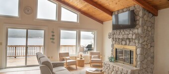 Waterfront Fishing Lodge | 2BR | Dockside Charters
