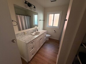 Bathroom - Waterfront Angler's Paradise • Dockside Charters (Ketchikan)