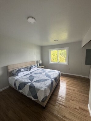 Room - Waterfront Angler's Paradise • Dockside Charters (Ketchikan)