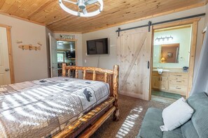 3 habitaciones, tabla de planchar con plancha, wifi y ropa de cama 
