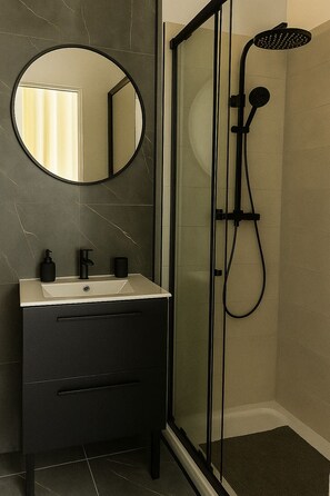 Bathroom - Charming apartment, Rouen center 4 pers quiet (Rouen)