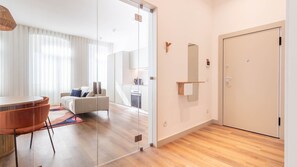 Interior - Elegant 2BR w/ Patio by LovelyStay (Porto)