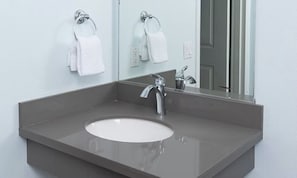 Bathroom - Resort with 2 bedrooms and AC in gorgeous San Diego (San Diego)