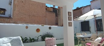 Casa Boutique ALEGRÍA, aromas and art in a privileged Valencian environment.