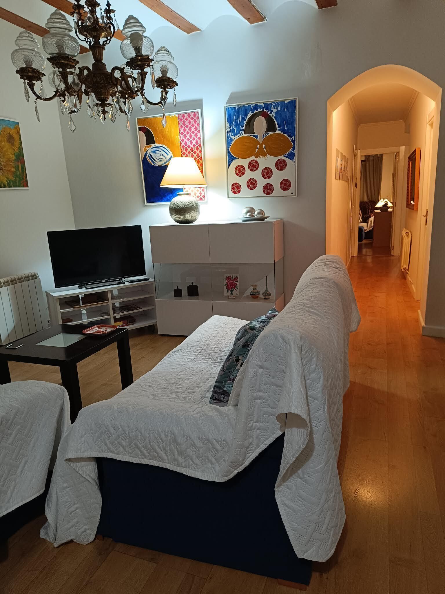 4 bedrooms, iron/ironing board, travel cot, free WiFi