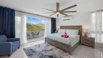 Tabla de planchar con plancha, wifi gratis y ropa de cama