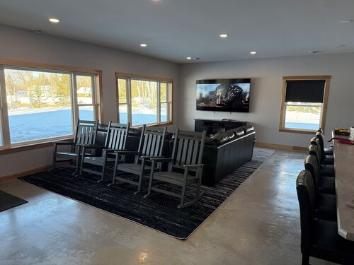 Woodsmen Lodge- Lake of the Woods
5 Bedroom Cabin