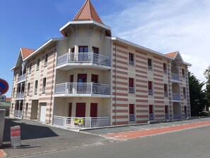 Exterior - 244 - Escape to Soulac in this apartment just steps from the center (SOULAC SUR MER)