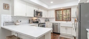 Lake Ouachita Retreat - Spacious, Scenic, Family Friendly 