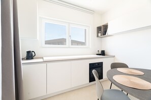 Dining tables - Solymar Mare by Monholiday (Monopoli)