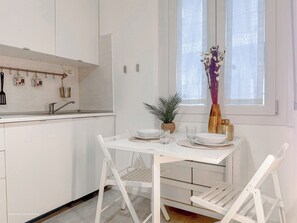 Dining - Flatsharing - Campanini Orange suite (Milan)