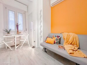 Living area - Flatsharing - Campanini Orange suite (Milan)
