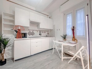 Private kitchen - Flatsharing - Campanini Orange suite (Milan)