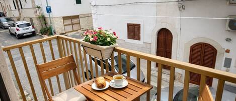 Appartement Classique, balcon, vue ville | Terrasse/Patio