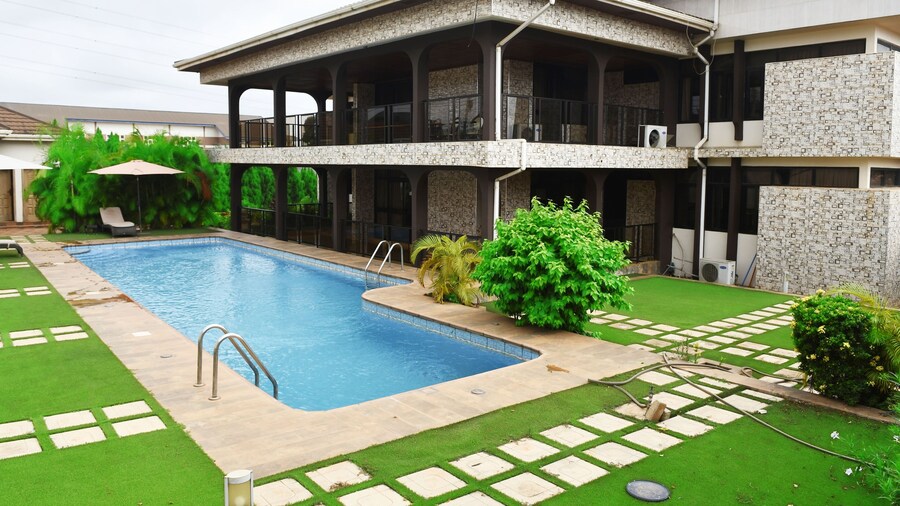 Village Courtyard Hotel