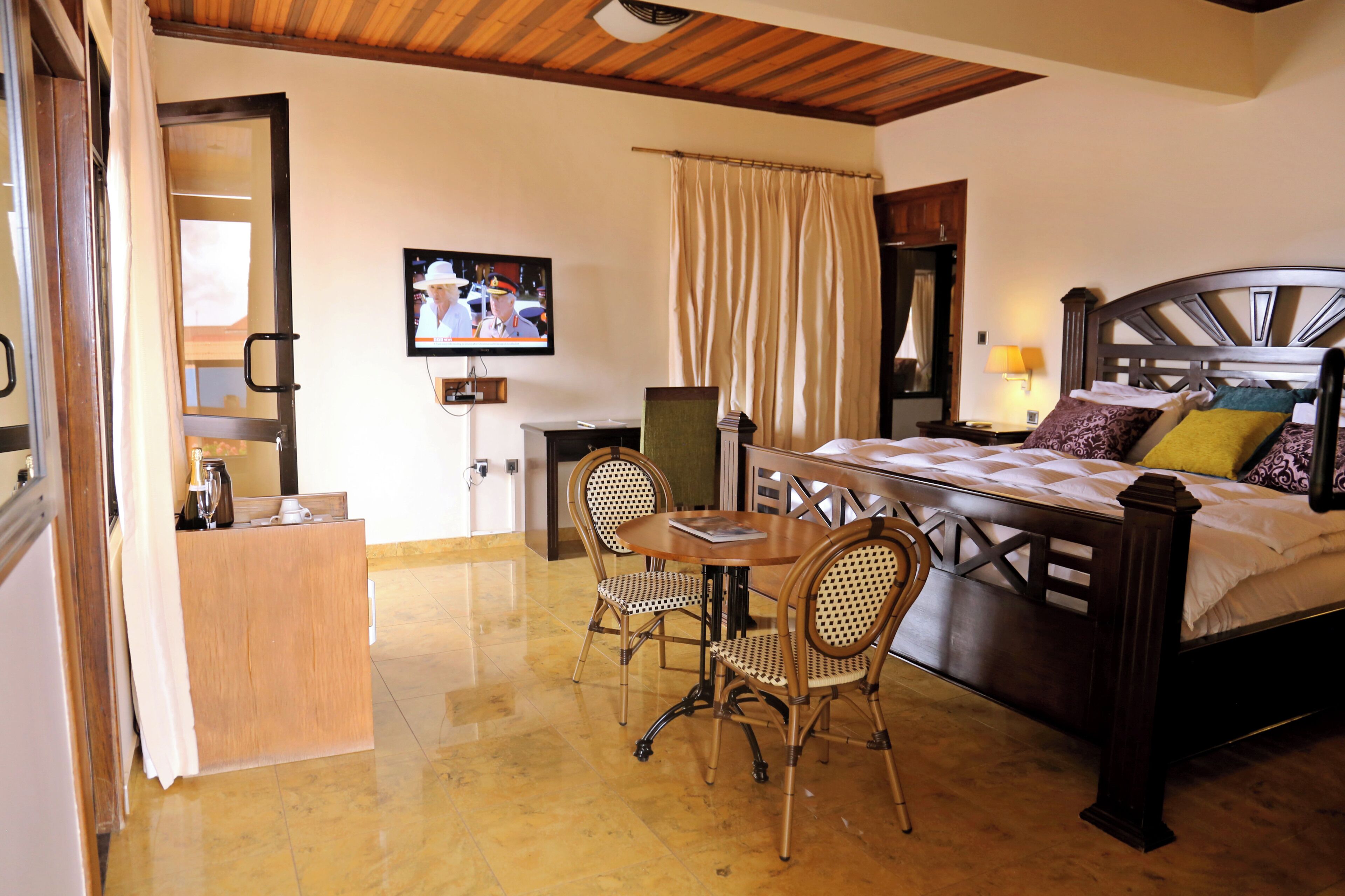 Phòng Executive, quang cảnh sân vườn