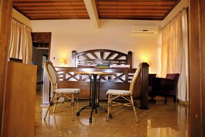 Phòng Executive, quang cảnh sân vườn | Nội thất