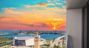 Interior - Stylish Retreat Modern 1BR and Den Miami (Miami)