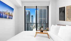 Travel cot, WiFi, bed sheets - Stylish Retreat Modern 1BR and Den Miami (Miami)