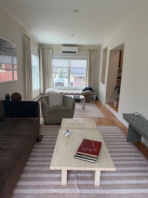 Living area - Bucknell Parent's Home Base - Walk to Restaurants and Campus, Live Like a Local (Lewisburg)
