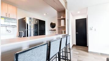 Exclusive Suite, Balcony, City View | Dining room