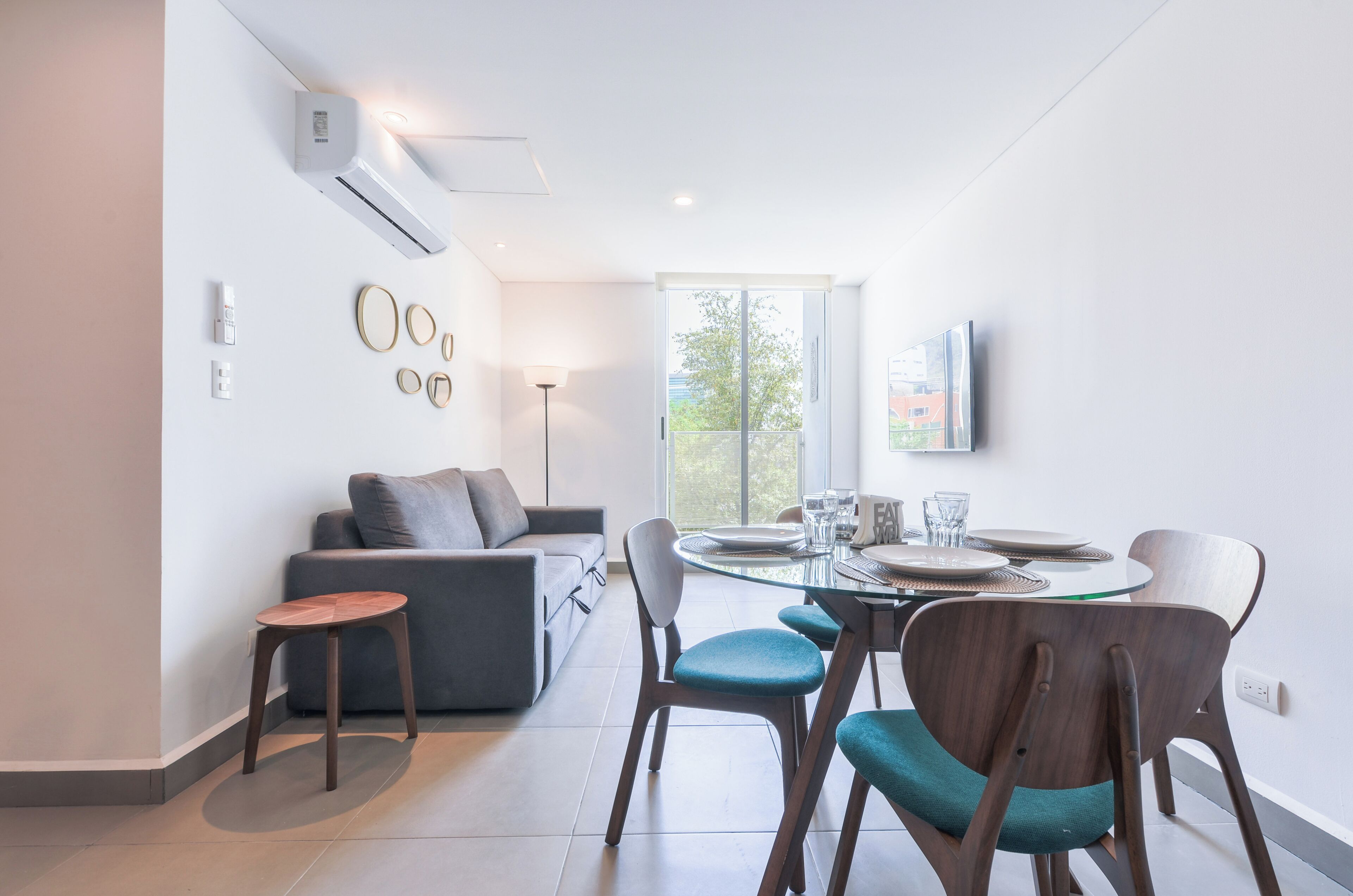 Club Suite, Balcony, City View | Living area