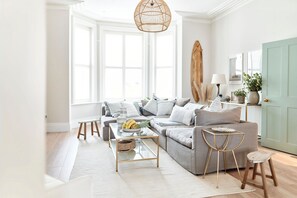 Living area - The Sanctuary - Seven Bedroom Apartment, Sleeps 20 (Bournemouth)
