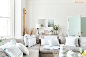 Living area - The Sanctuary - Seven Bedroom Apartment, Sleeps 20 (Bournemouth)