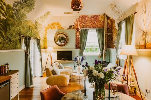 Harpstone - Two Bedroom Villa, Sleeps 4