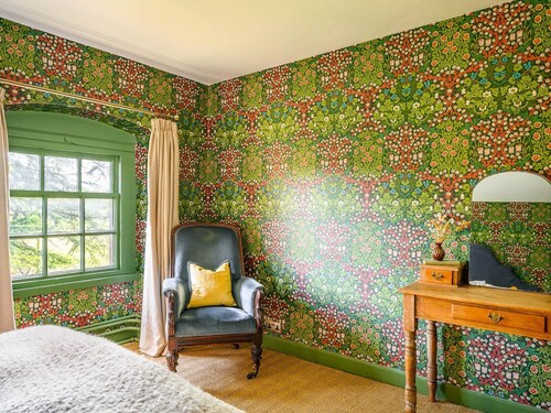 Ashwell Hall - Eight Bedroom Villa, Sleeps 18