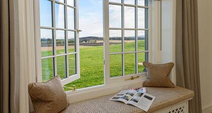 Fenton Lodge - Two Bedroom Villa, Sleeps 4